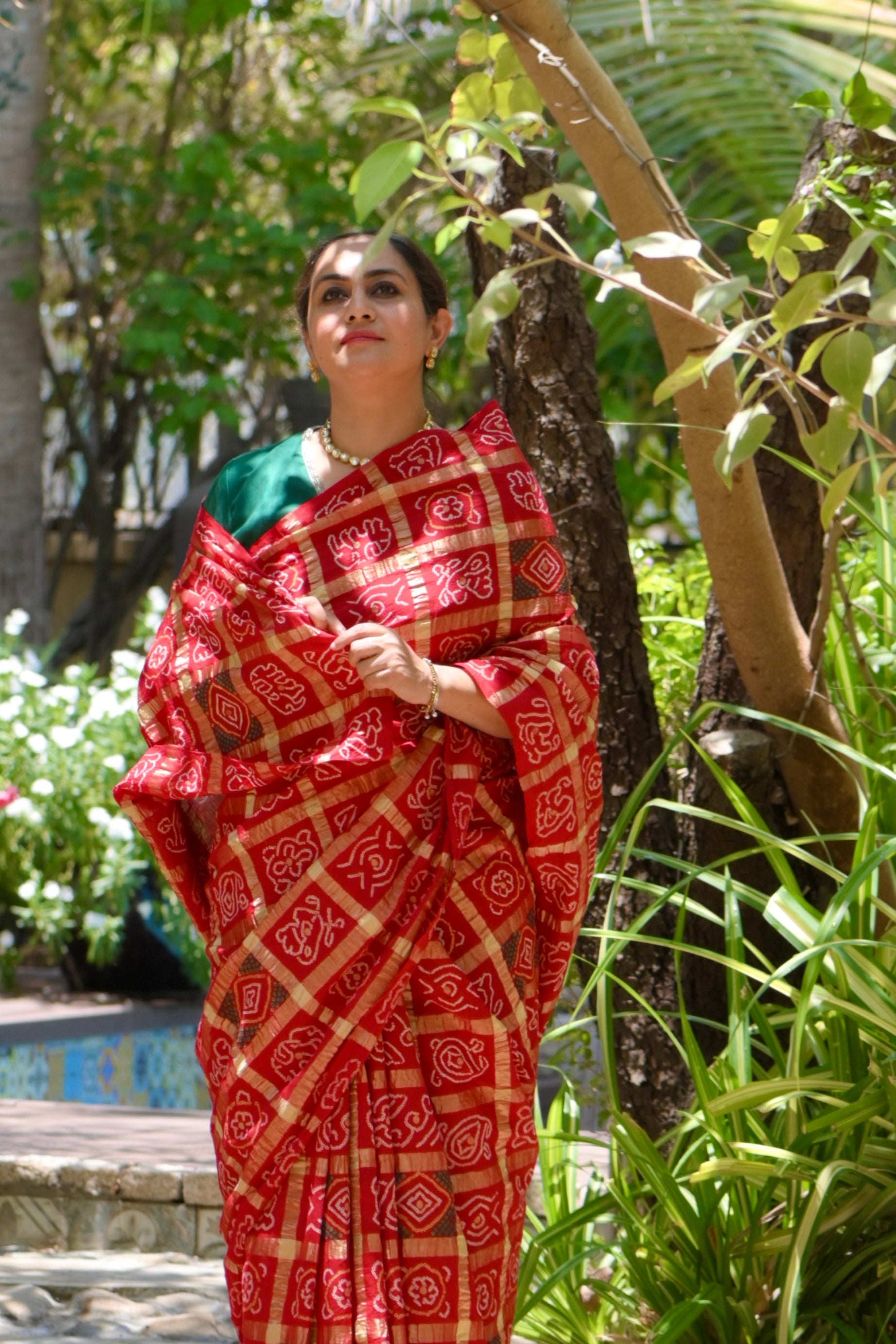BANDHAVUN (Bright Red)