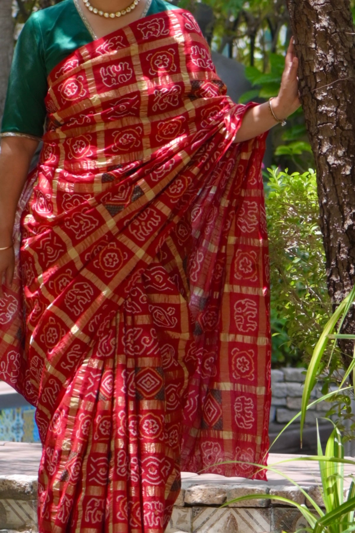 BANDHAVUN (Bright Red)