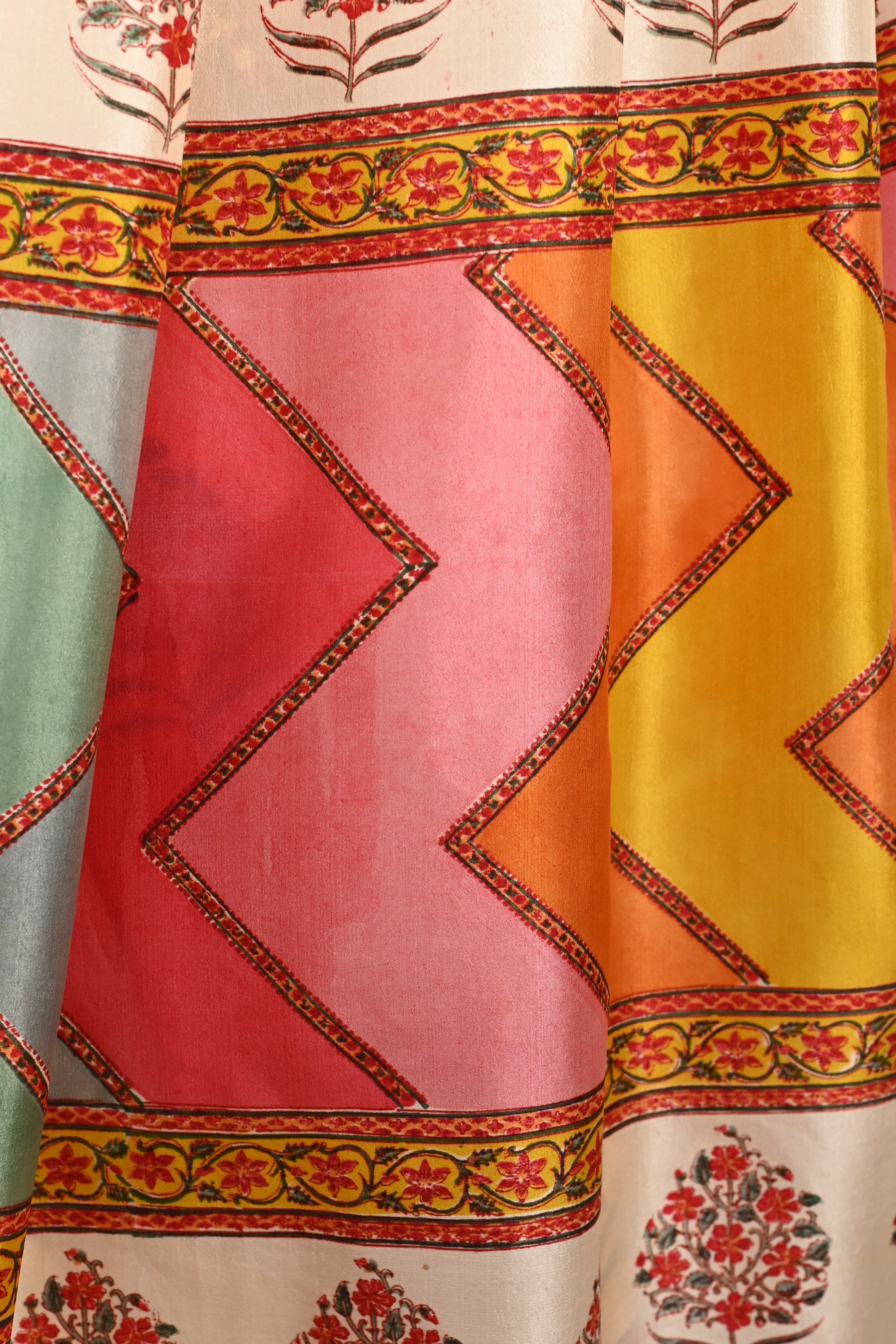 Parvai Printed Murshidabad Silk Sari : Nazakat