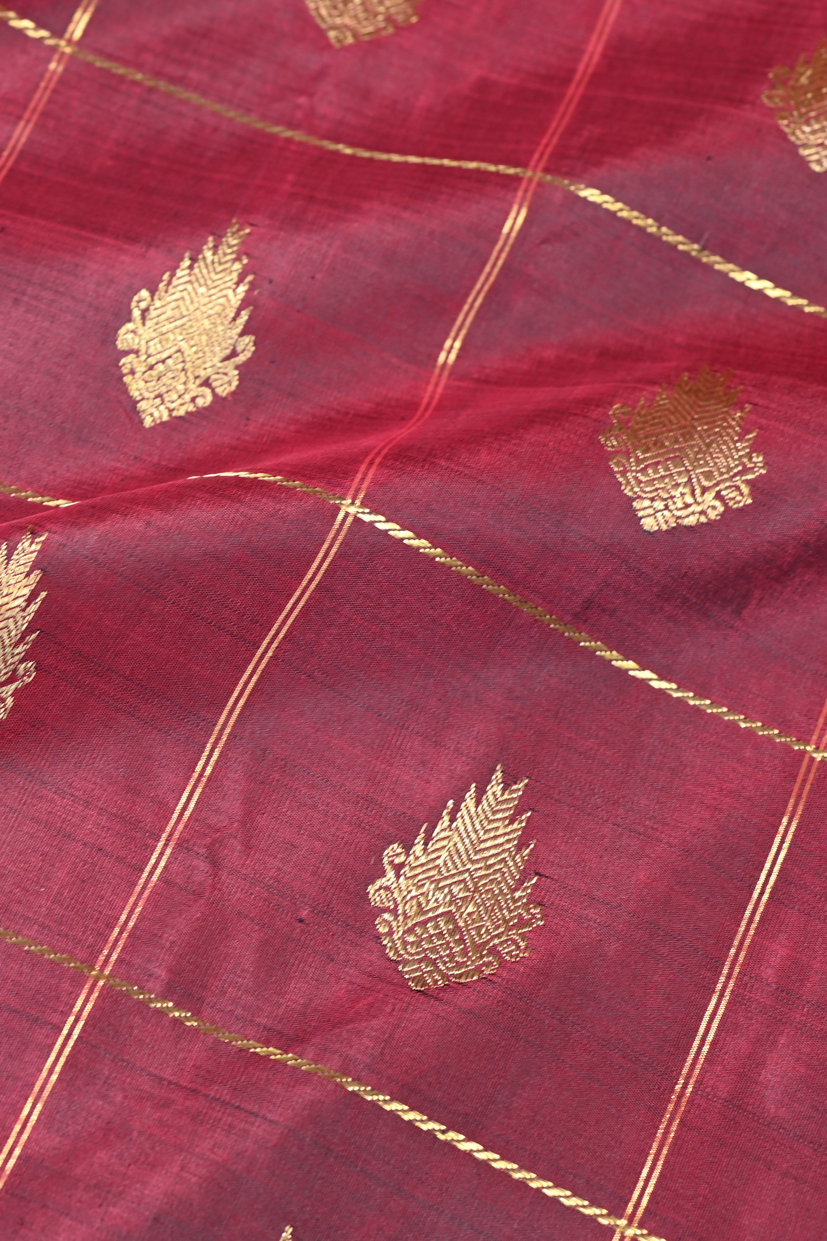 Parvai Kanchipuram Silk Sari : Shringa
