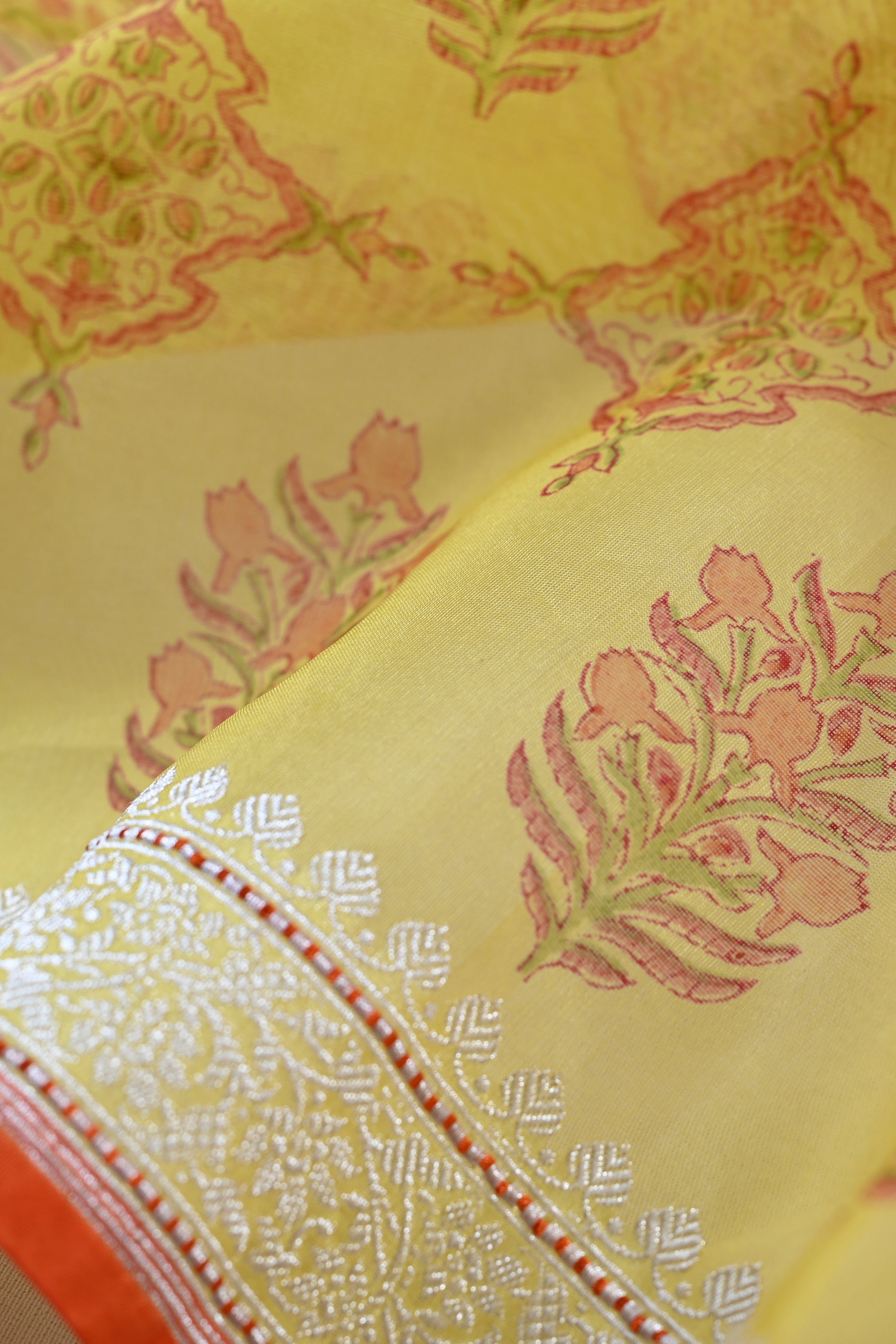 Parvai Block Printed Organza Silk Sari : Vasanthi