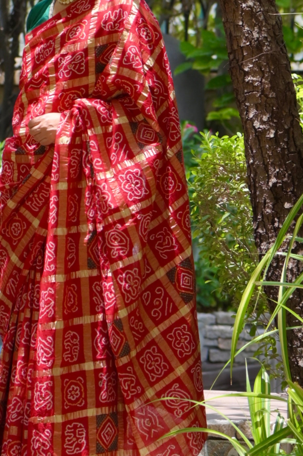 BANDHAVUN (Bright Red)