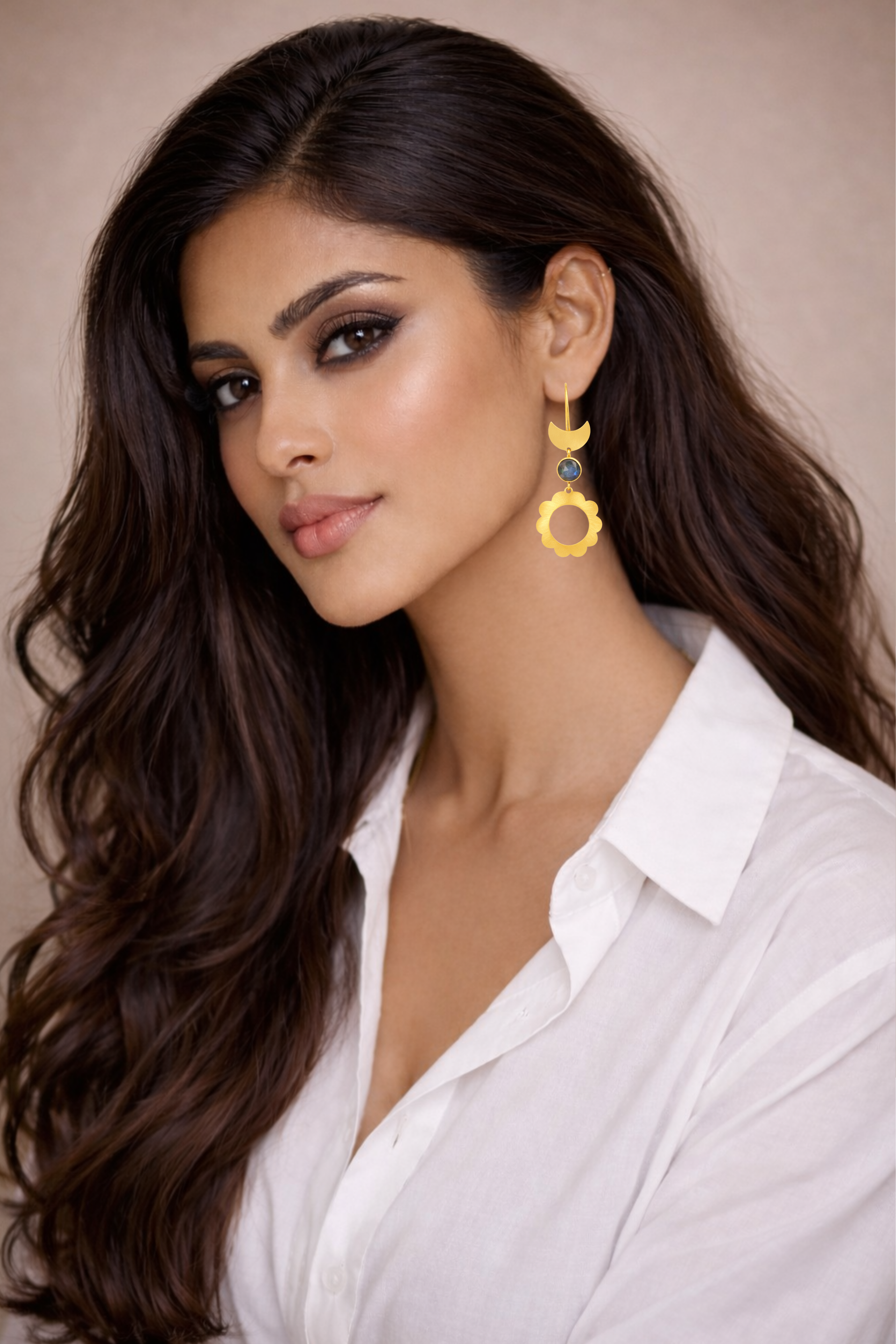 Earrings : Chandra Vana