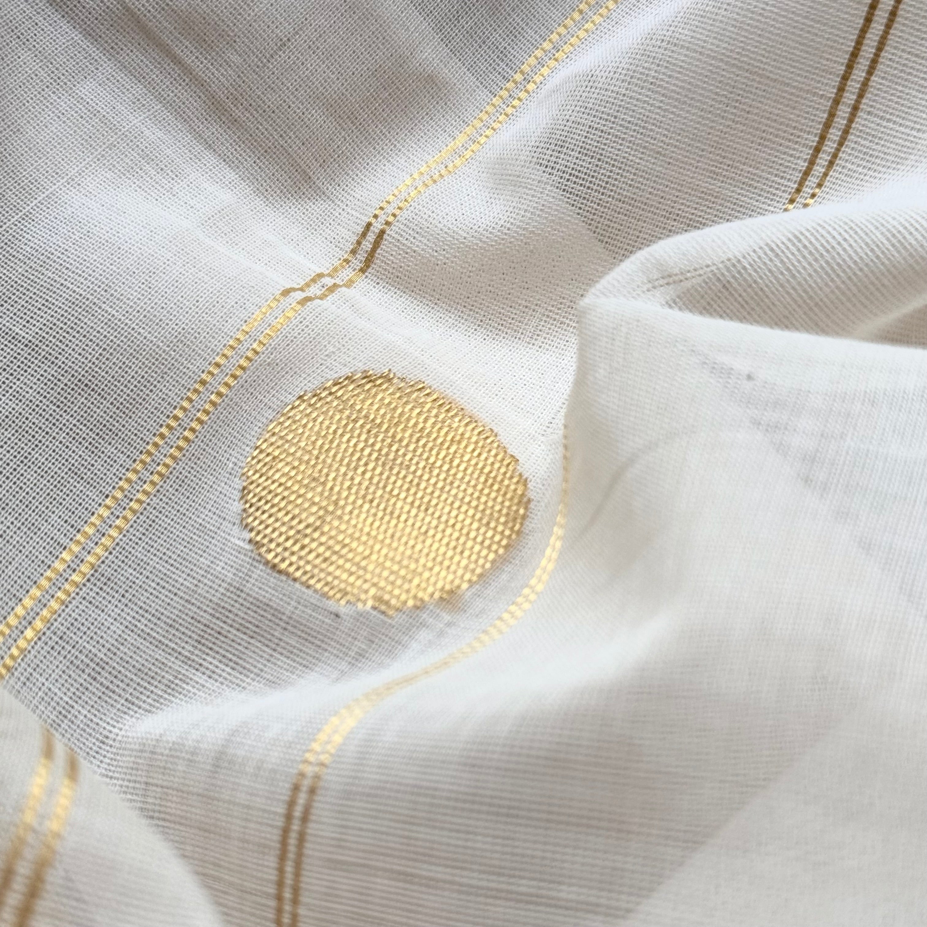 Between Silence and Speed