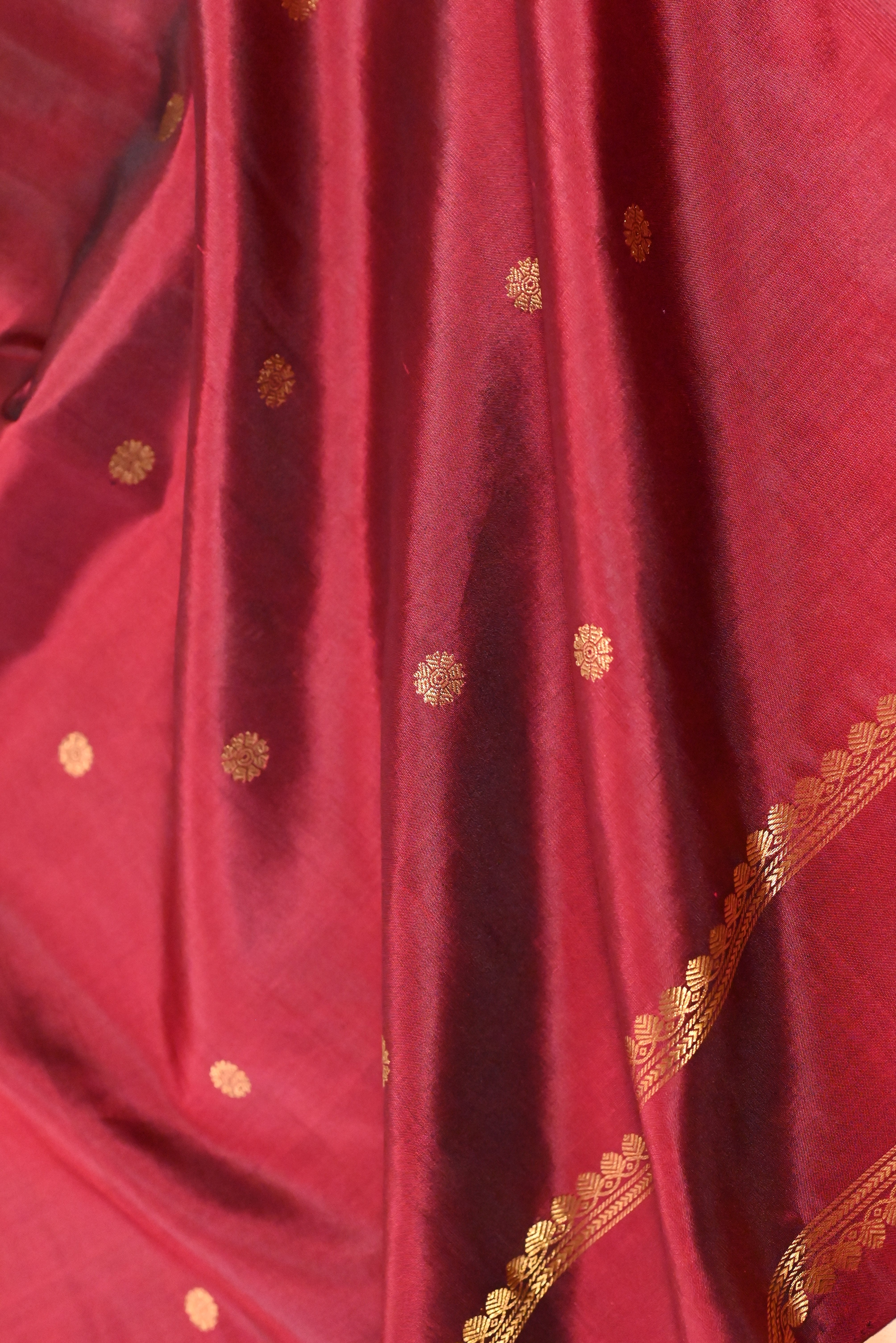 Parvai Molakalmuru Silk Sari : Dhruvi