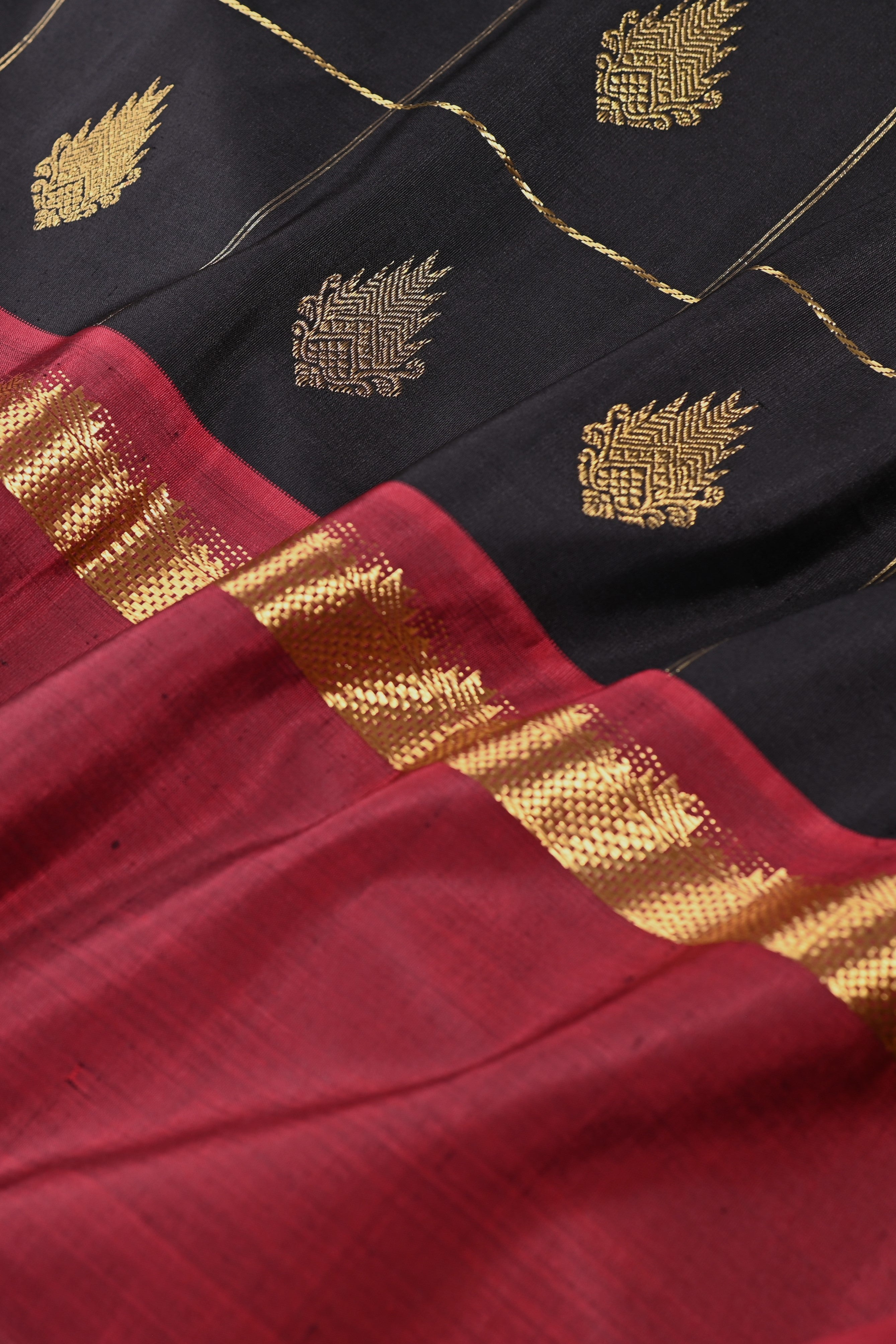 Parvai Kanchipuram Silk Sari : Shringa
