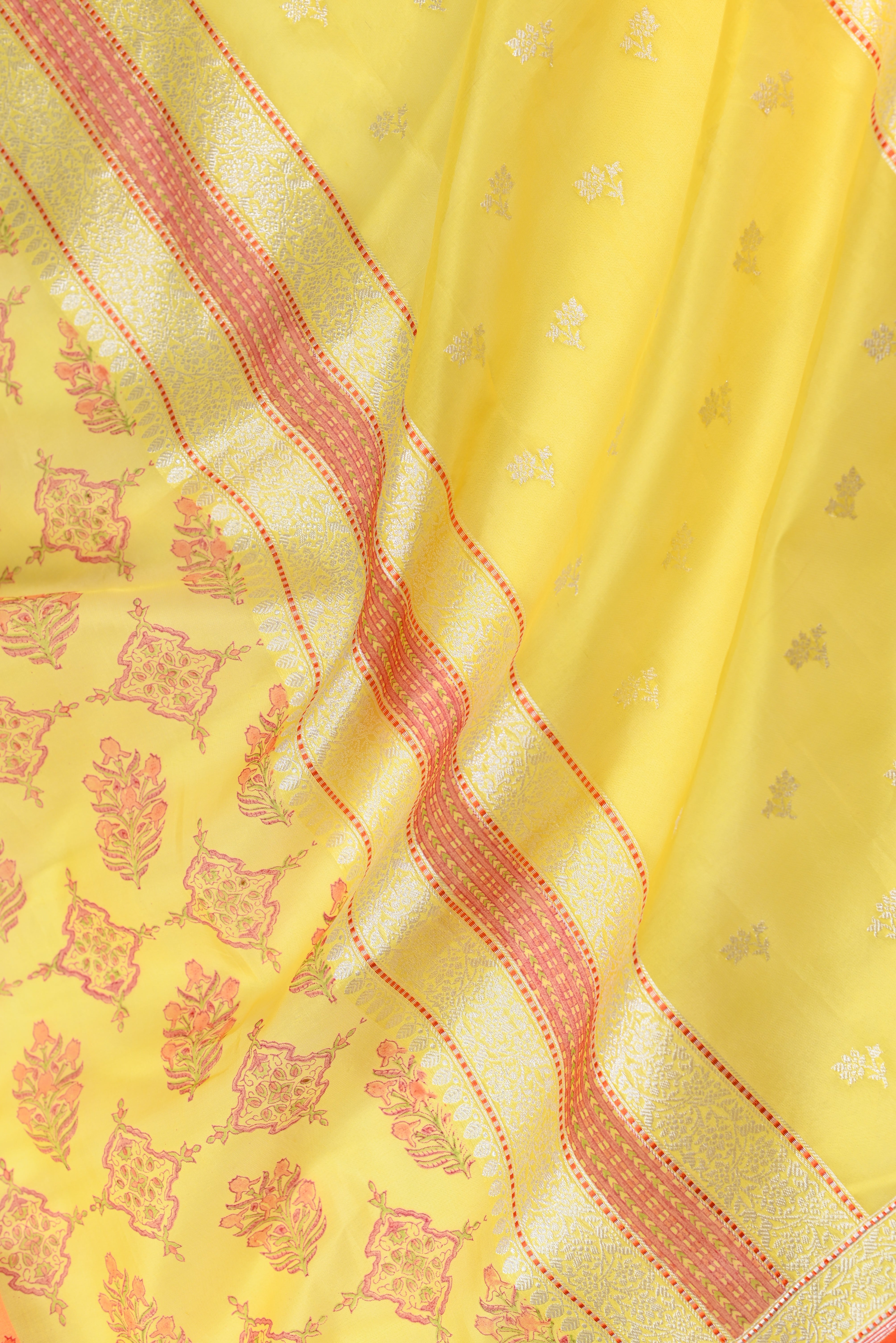 Parvai Block Printed Organza Silk Sari : Vasanthi