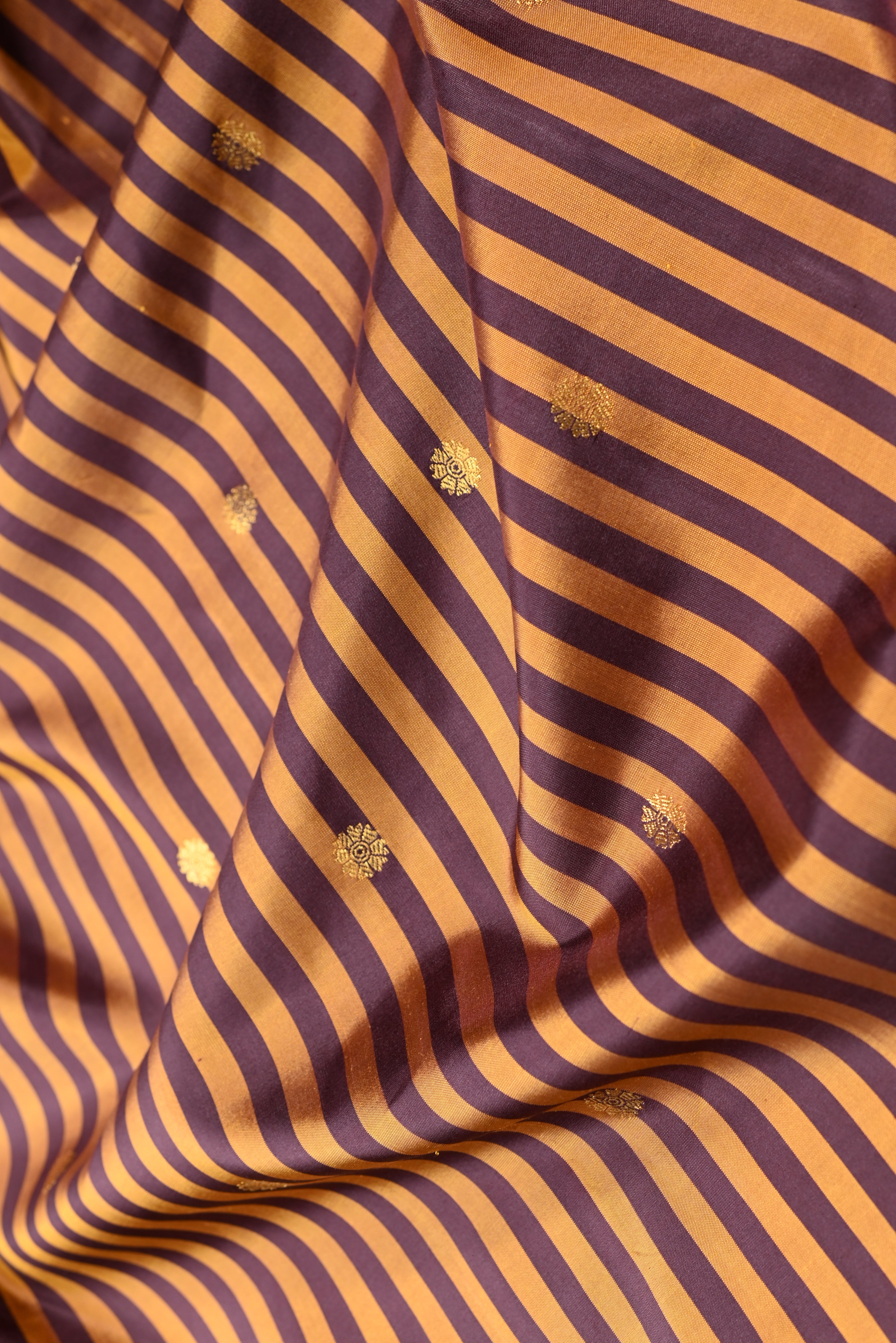 Parvai Molakalmuru Silk Sari : Aanandi