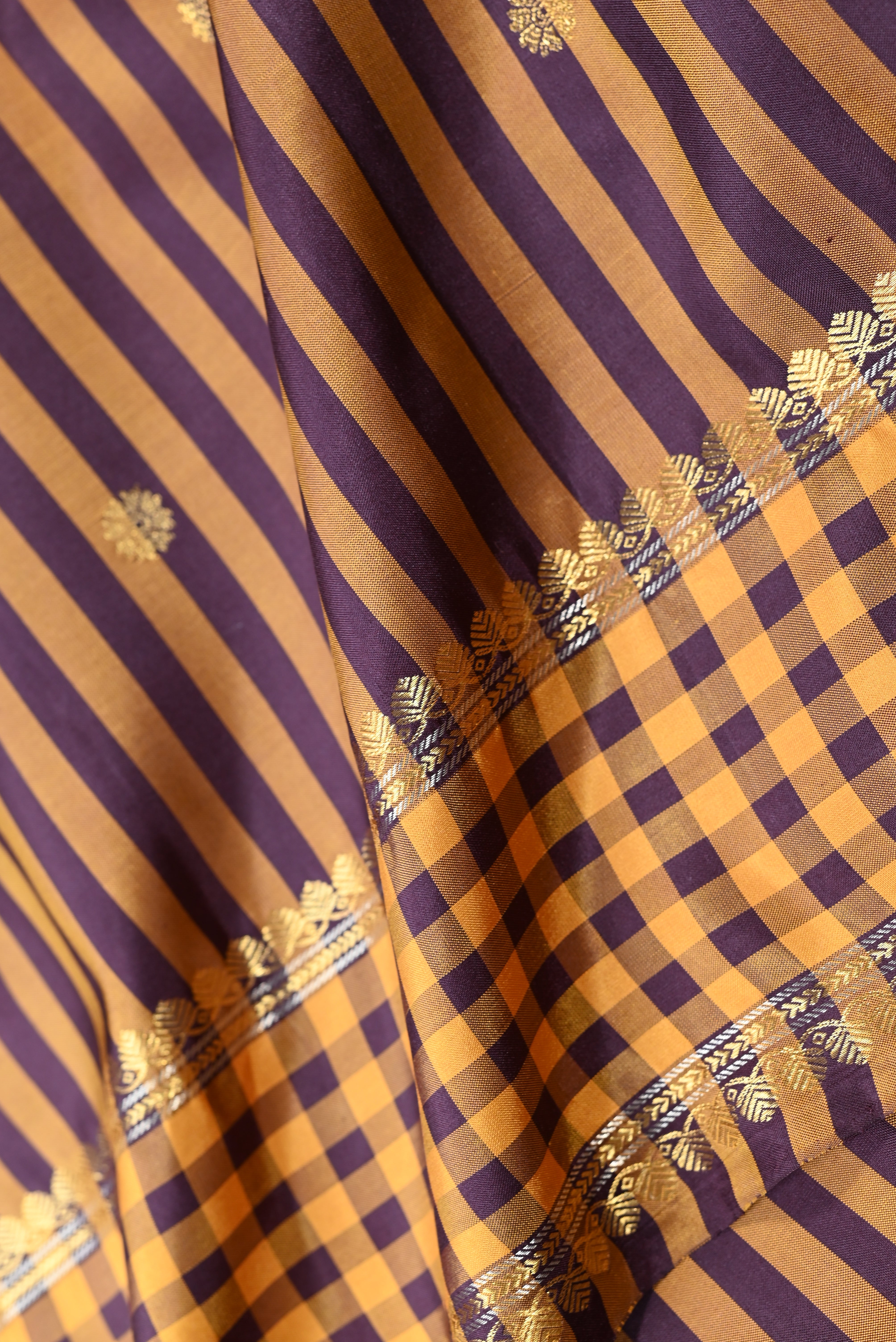 Parvai Molakalmuru Silk Sari : Aanandi