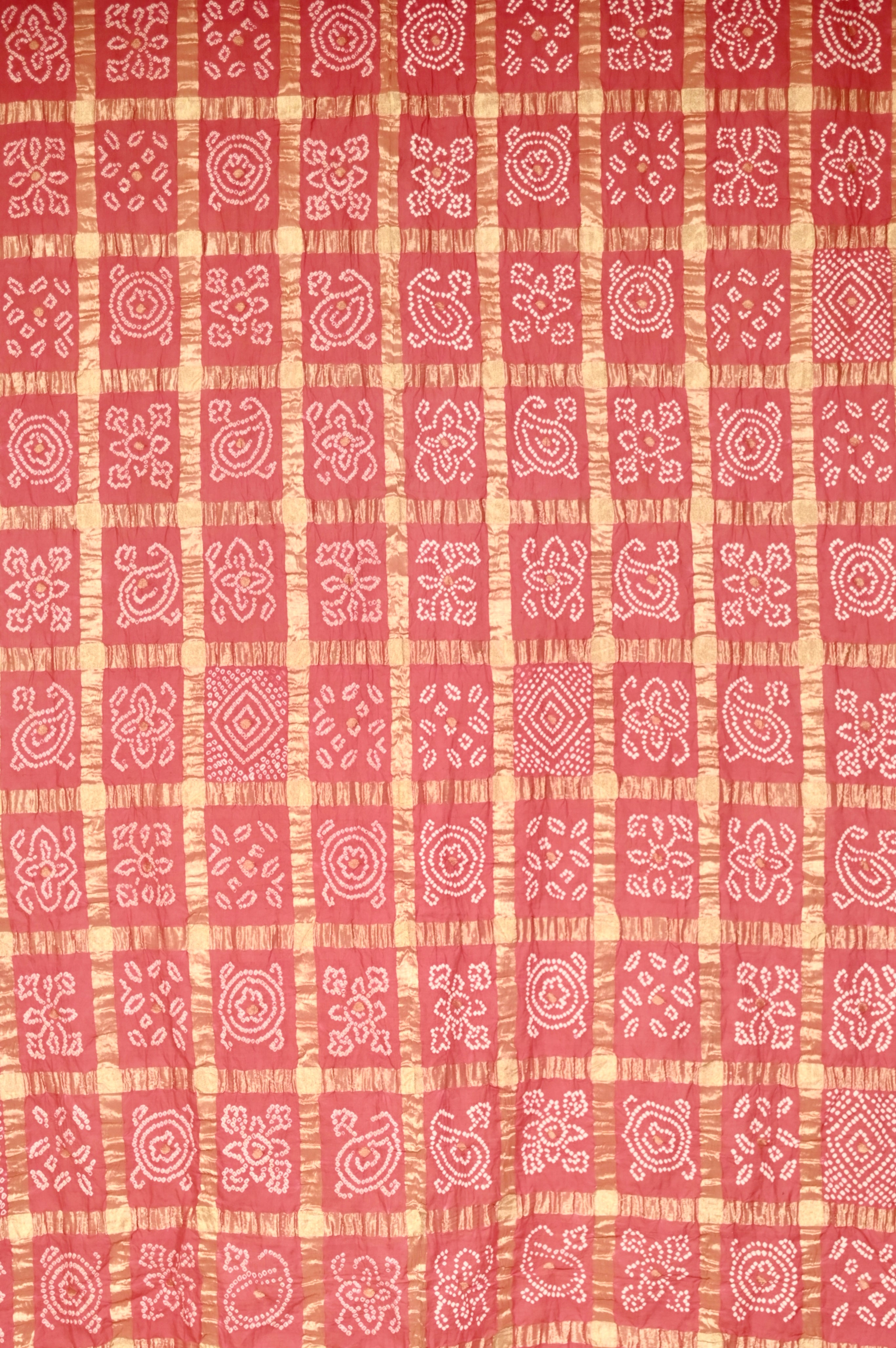 BANDHAVUN (Coral Red)